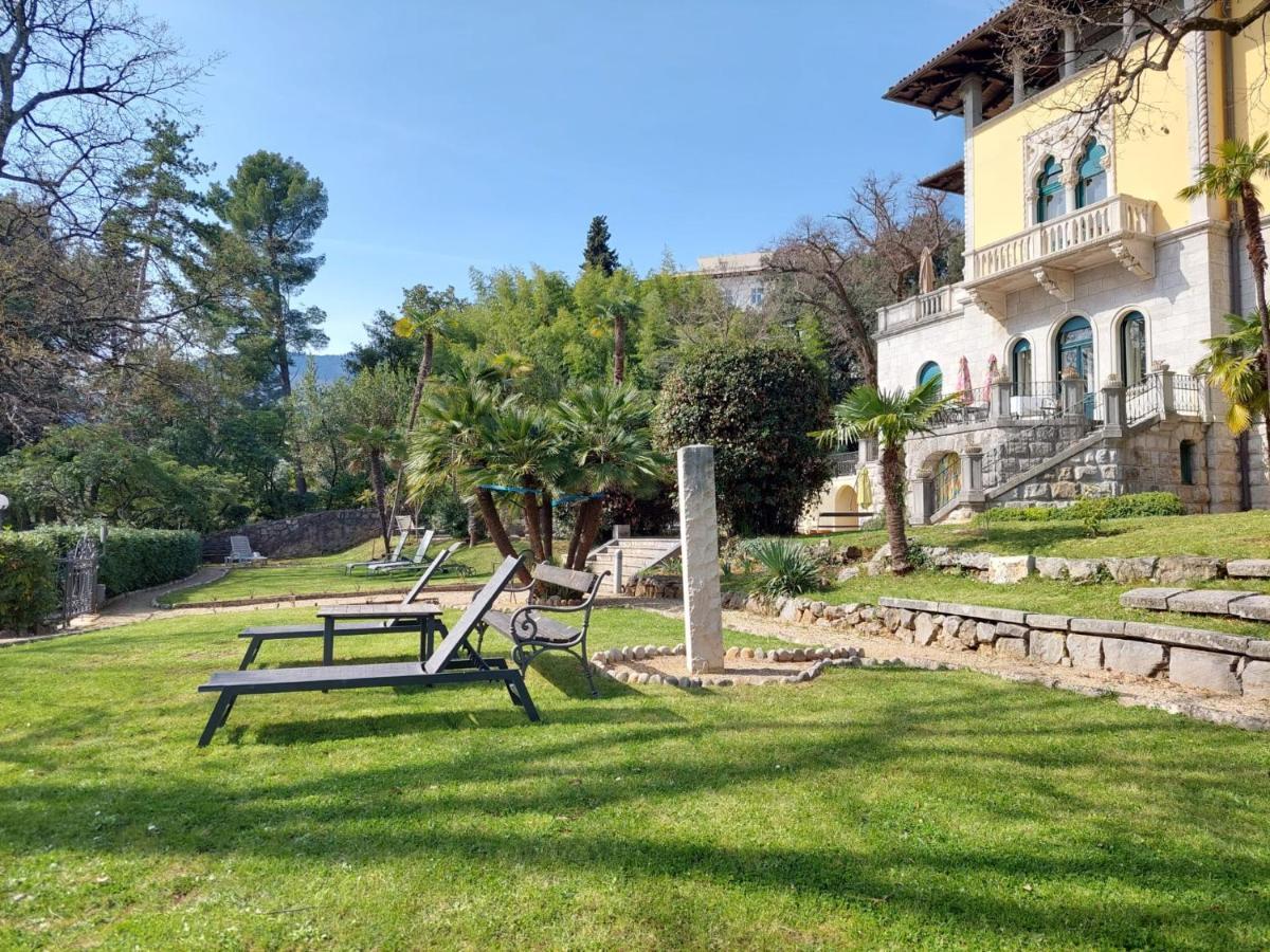 Hotel Villa Astra Lovran Dış mekan fotoğraf